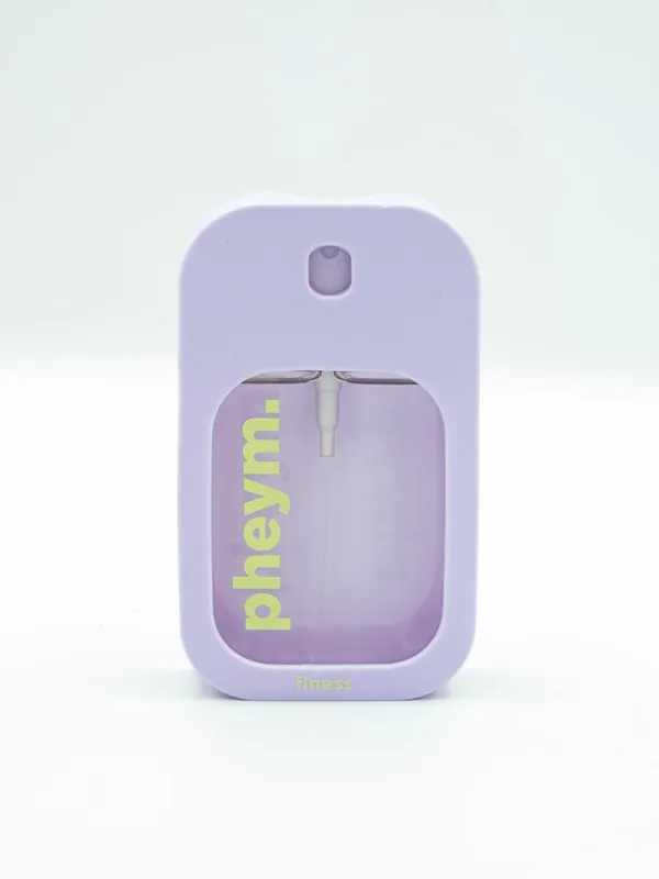 Packshot fioletowego flakonu perfum